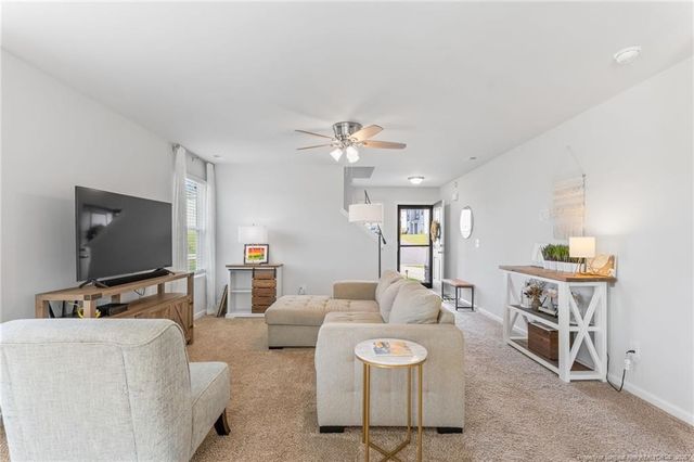 905 Sapphire Stone Lane, Hope Mills, NC 28348