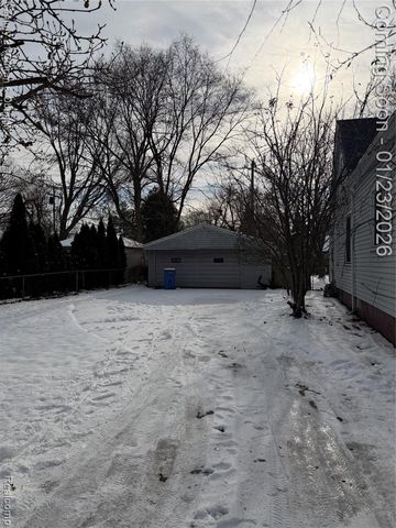 25729 Ross Street, Dearborn Heights, MI 48125