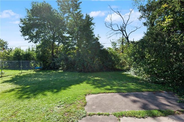 4066 Jeanette Drive SE, Warren, OH 44484