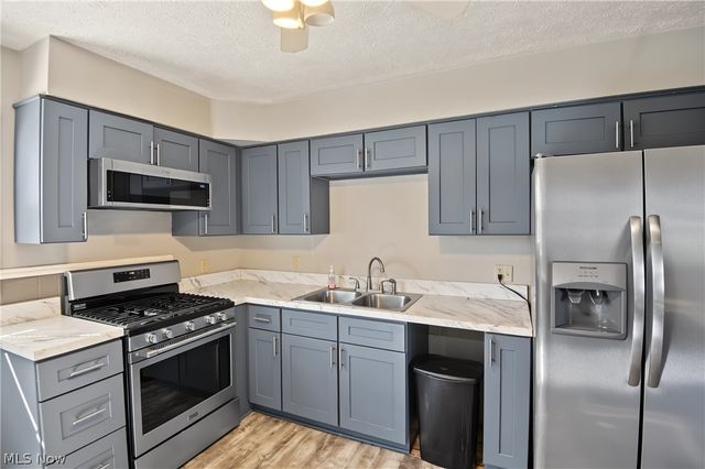 4066 Jeanette Drive SE, Warren, OH 44484