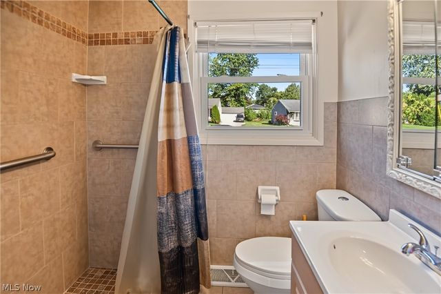4066 Jeanette Drive SE, Warren, OH 44484