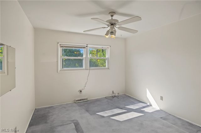 4066 Jeanette Drive SE, Warren, OH 44484