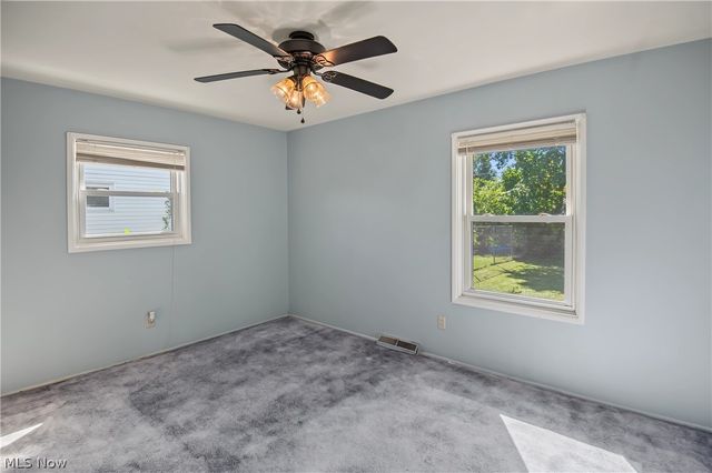 4066 Jeanette Drive SE, Warren, OH 44484