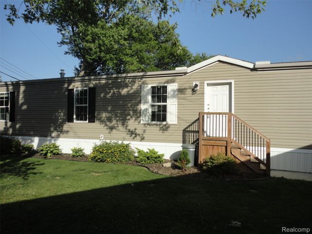 21 Saint Andrews, Bedford Township, MI 48182