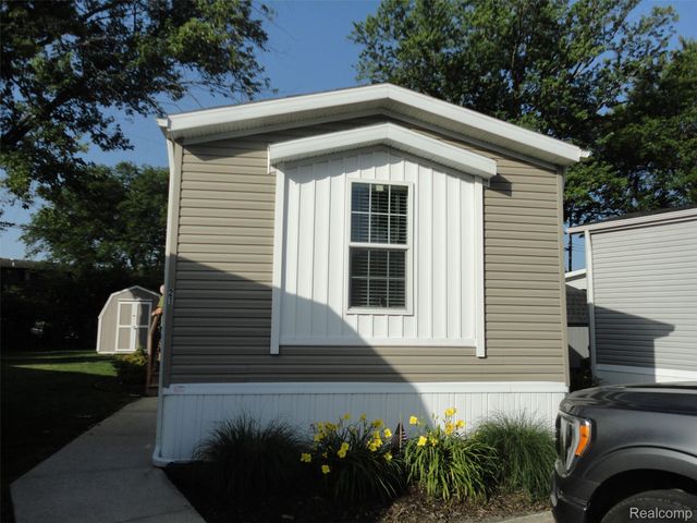 21 Saint Andrews, Bedford Township, MI 48182