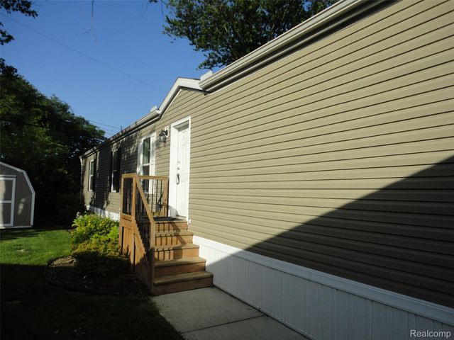 21 Saint Andrews, Bedford Township, MI 48182