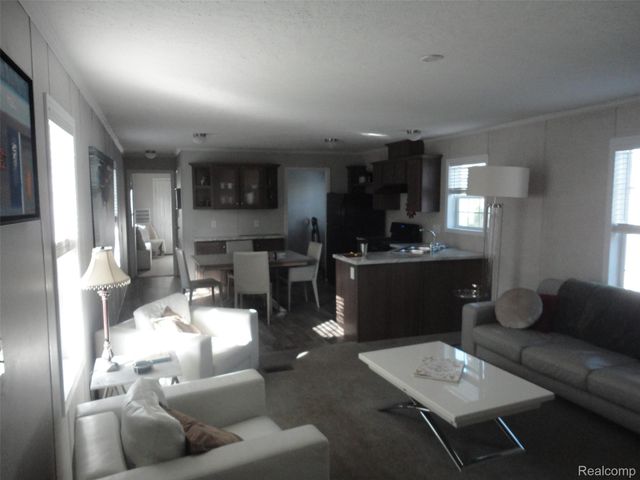 21 Saint Andrews, Bedford Township, MI 48182