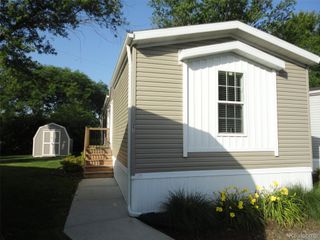 21 Saint Andrews, Bedford Township, MI 48182
