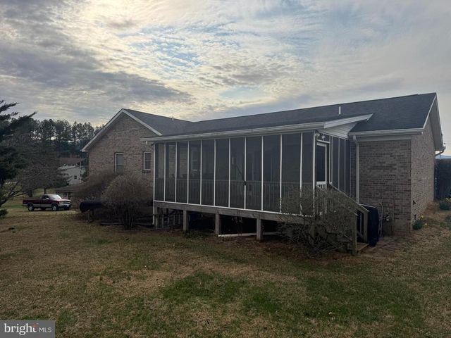 5 HITE CT, Luray, VA 22835
