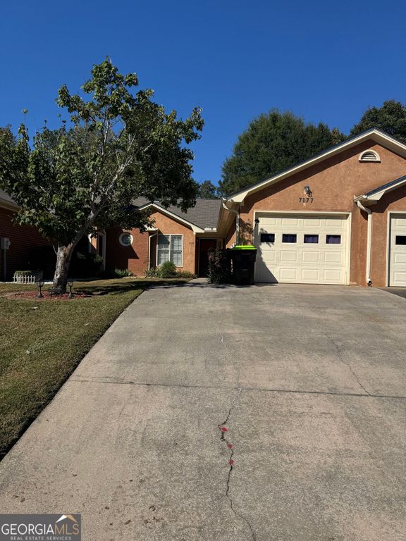 7177 Woodridge Lane, Union City, GA 30291 — photo 2