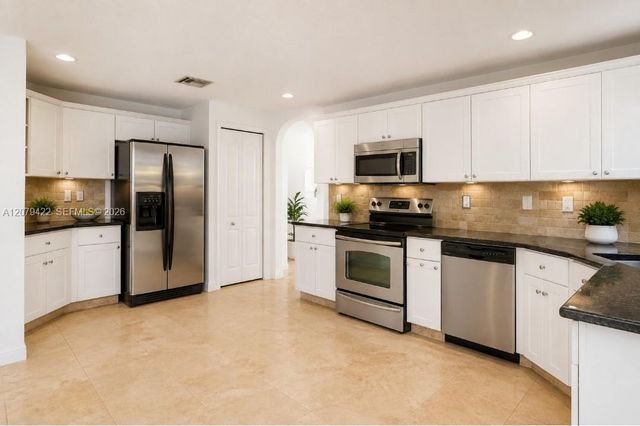 10916 NW 58th Terrace, Doral, FL 33178