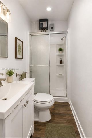 10916 NW 58th Terrace, Doral, FL 33178