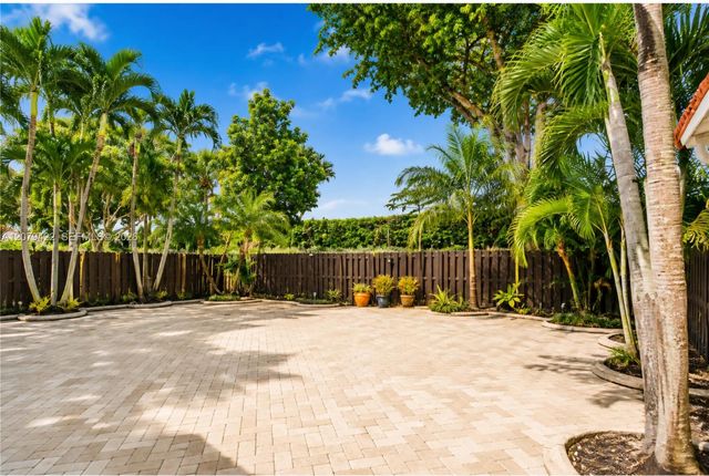 10916 NW 58th Terrace, Doral, FL 33178