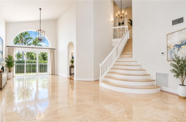 10916 NW 58th Terrace, Doral, FL 33178