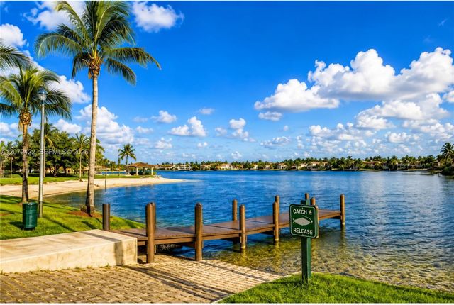 10916 NW 58th Terrace, Doral, FL 33178