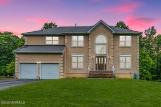 8 Connor Drive, Manalapan, NJ 07726