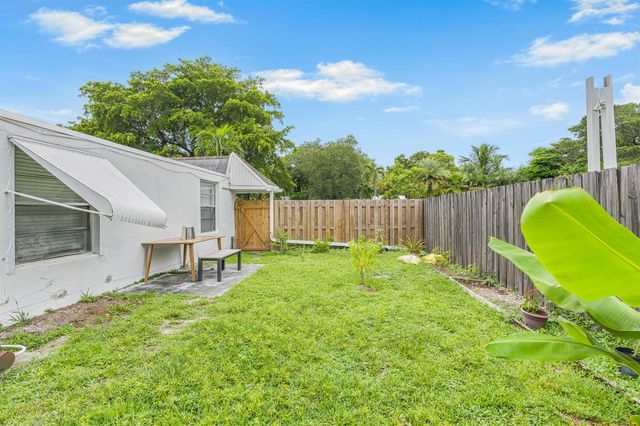 2865 SW 16th Street 3, Fort Lauderdale, FL 33312