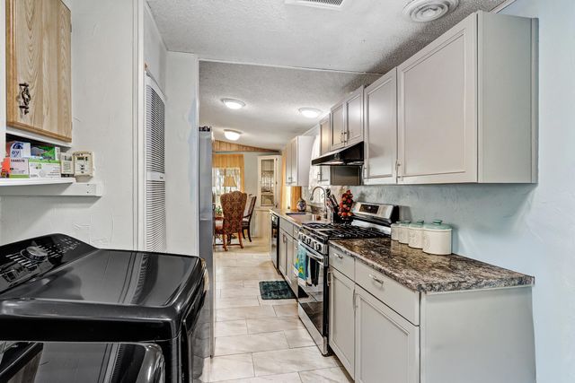 7118 Remington Drive NE, Albuquerque, NM 87109