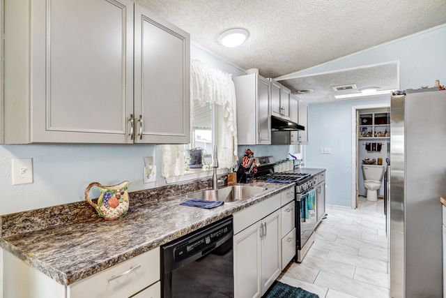 7118 Remington Drive NE, Albuquerque, NM 87109