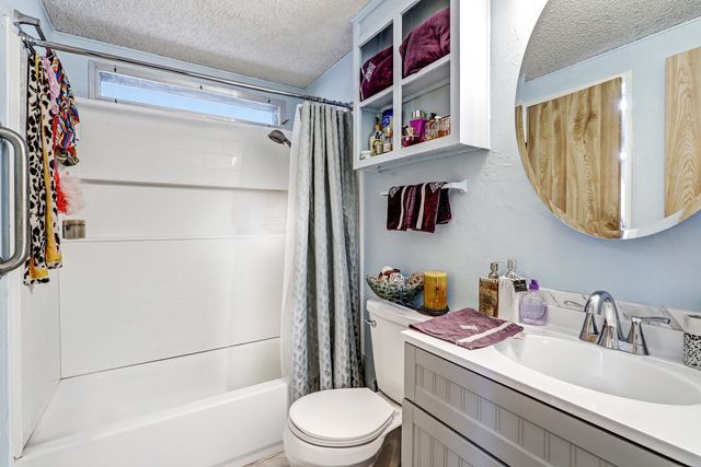 7118 Remington Drive NE, Albuquerque, NM 87109