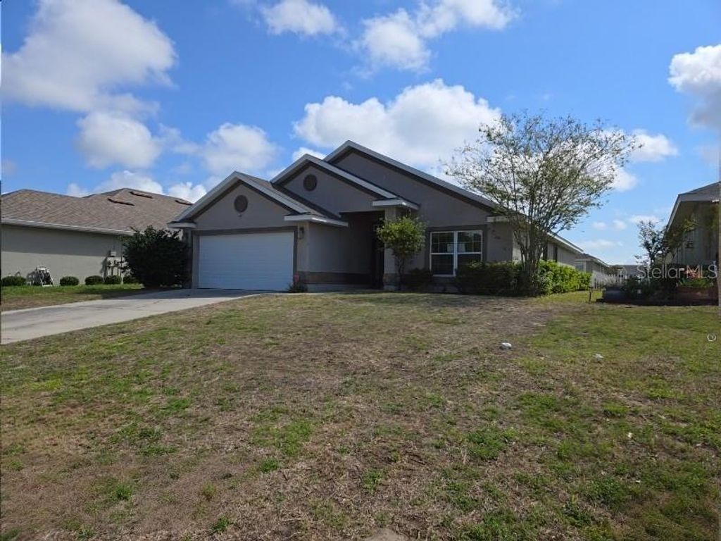 Image 1 of property listing at 3 DIAMOND COVE COURT, Ocala, FL 34472