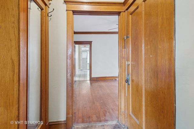 3338 W Cullom Avenue, Chicago, IL 60618