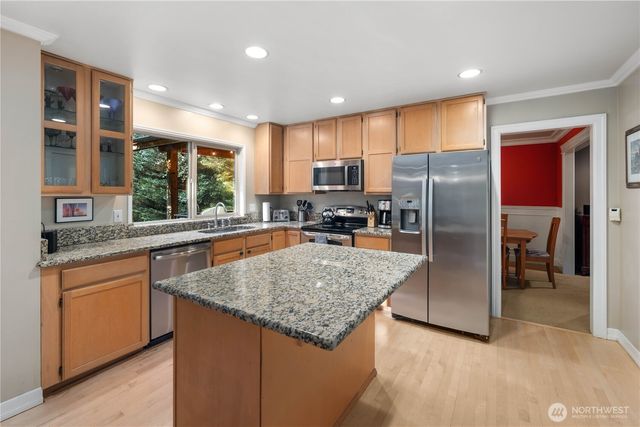 16502 NE 180th Place, Woodinville, WA 98072