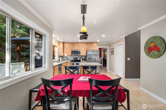 16502 NE 180th Place, Woodinville, WA 98072