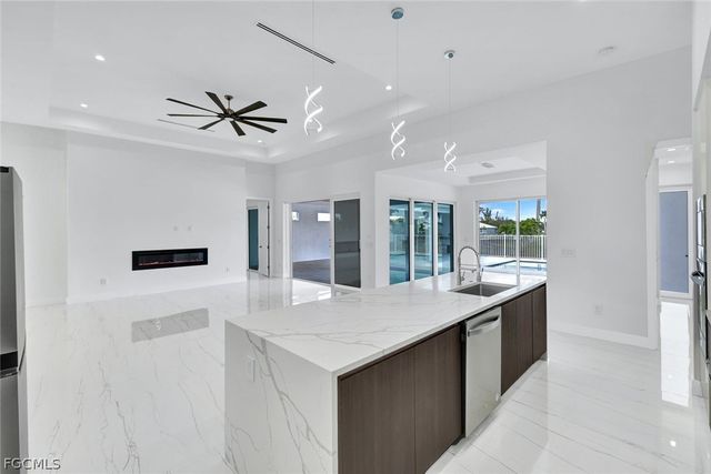 2029 SW 41st ST, Cape Coral, FL 33914