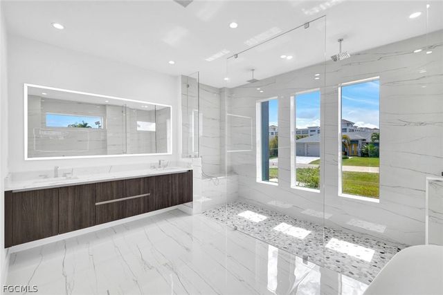 2029 SW 41st ST, Cape Coral, FL 33914