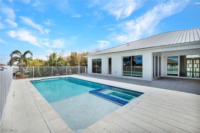 2029 SW 41st ST, Cape Coral, FL 33914