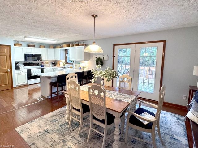 4003 Daisy Drive, Hamptonville, NC 27020