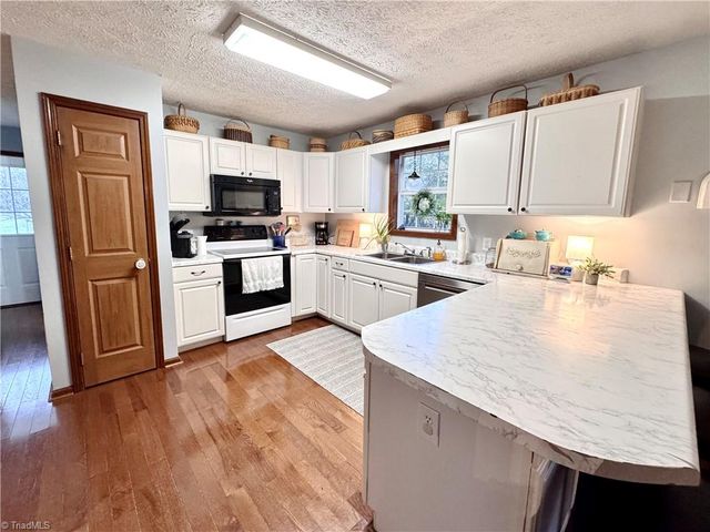 4003 Daisy Drive, Hamptonville, NC 27020