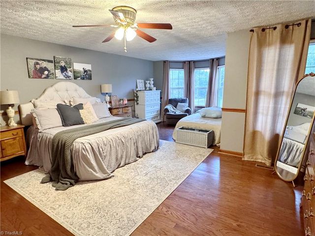 4003 Daisy Drive, Hamptonville, NC 27020