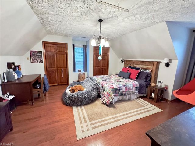 4003 Daisy Drive, Hamptonville, NC 27020