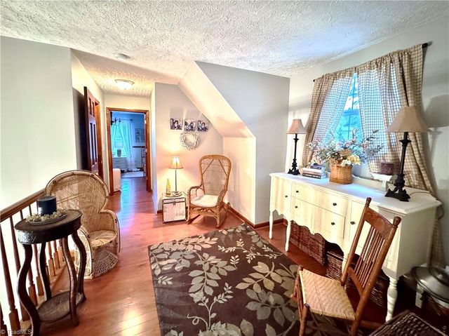 4003 Daisy Drive, Hamptonville, NC 27020