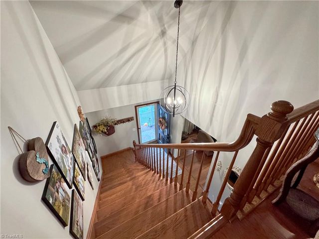 4003 Daisy Drive, Hamptonville, NC 27020