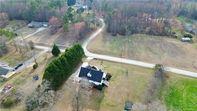 4003 Daisy Drive, Hamptonville, NC 27020