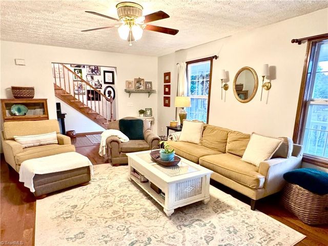 4003 Daisy Drive, Hamptonville, NC 27020