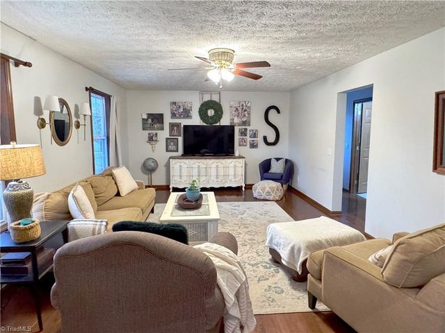 4003 Daisy Drive, Hamptonville, NC 27020