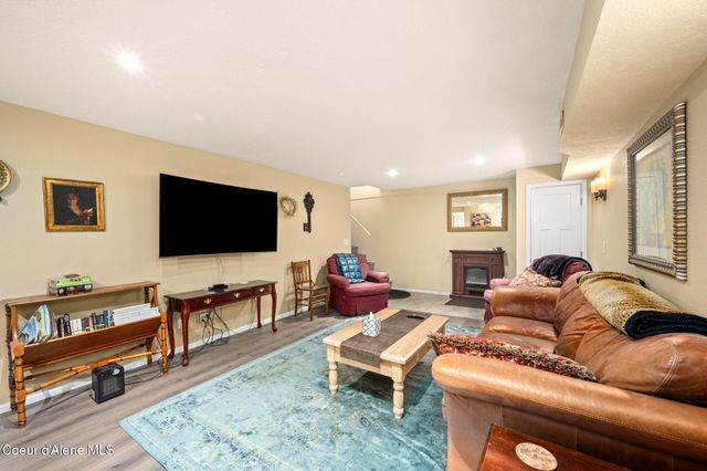 16761 N Pinewood WAY, Hayden, ID 83835