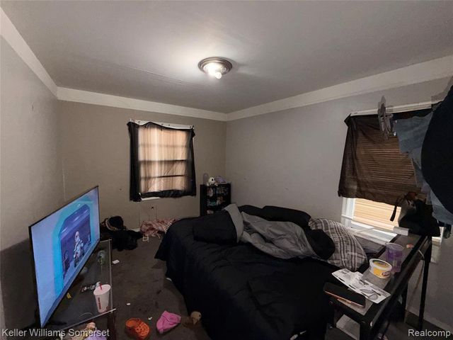 13069 Sarsfield Avenue, Warren, MI 48089