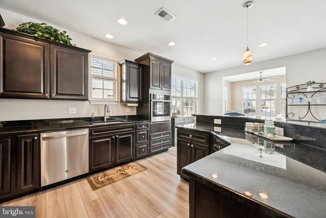 31 RAVENNA DR, West Berlin, NJ 08091