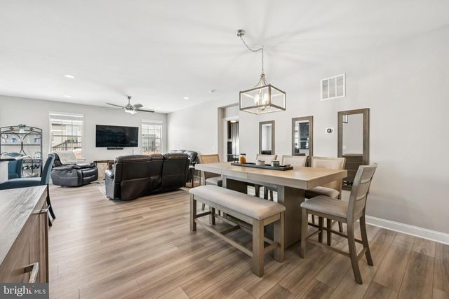 31 RAVENNA DR, West Berlin, NJ 08091