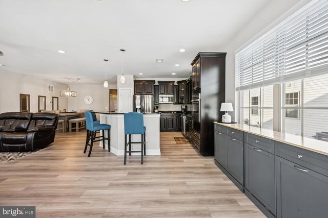 31 RAVENNA DR, West Berlin, NJ 08091