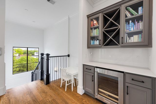 1327 Peden Street, Houston, TX 77006