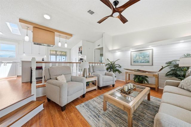 119 LAKE SHORE CIRCLE, Leesburg, FL 34788