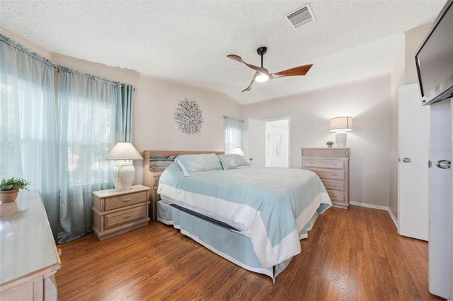 119 LAKE SHORE CIRCLE, Leesburg, FL 34788