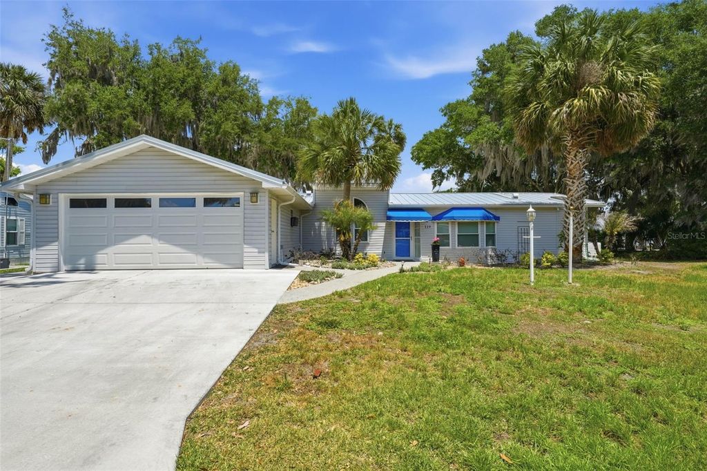 119 LAKE SHORE CIRCLE, Leesburg, FL 34788