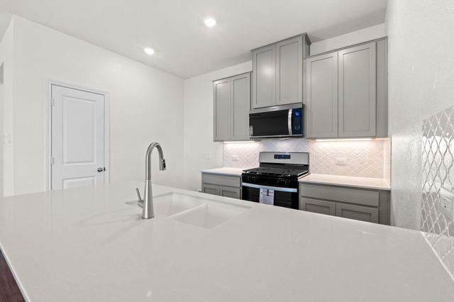 4920 Gragnano DR, Round Rock, TX 78665